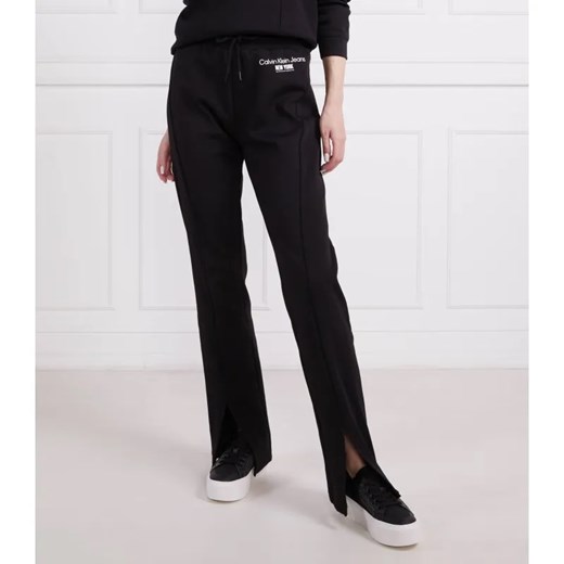 Calvin Klein Jeans Spodnie dresowe | Regular Fit ze sklepu Gomez Fashion Store w kategorii Spodnie damskie - zdjęcie 184505789