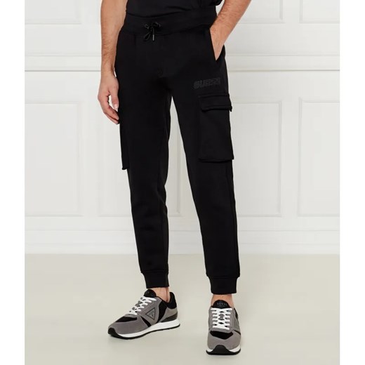 GUESS ACTIVE Spodnie dresowe Aldwin | Regular Fit ze sklepu Gomez Fashion Store w kategorii Spodnie męskie - zdjęcie 184506285