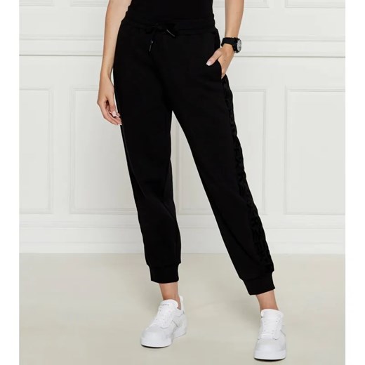 EA7 Spodnie dresowe | Regular Fit ze sklepu Gomez Fashion Store w kategorii Spodnie damskie - zdjęcie 184506736