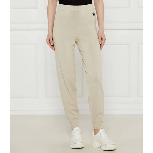 Armani Exchange Spodnie dzianinowe | Regular Fit ze sklepu Gomez Fashion Store w kategorii Spodnie damskie - zdjęcie 184507927