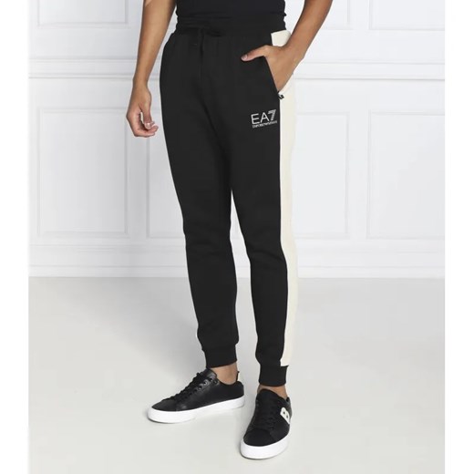 EA7 Spodnie dresowe | Regular Fit ze sklepu Gomez Fashion Store w kategorii Spodnie męskie - zdjęcie 184508549