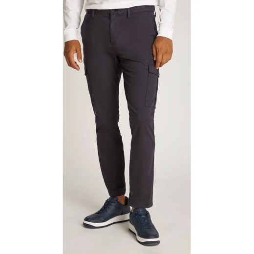 Tommy Jeans Spodnie cargo AUSTIN | Slim Fit ze sklepu Gomez Fashion Store w kategorii Spodnie męskie - zdjęcie 184509416