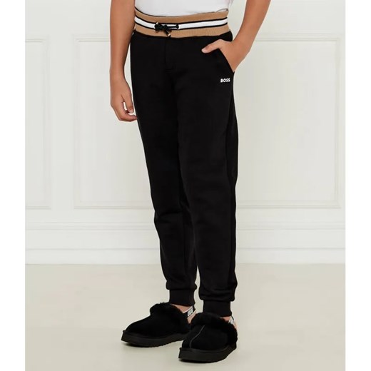 BOSS Kidswear Spodnie dresowe | Regular Fit ze sklepu Gomez Fashion Store w kategorii Spodnie chłopięce - zdjęcie 184510405