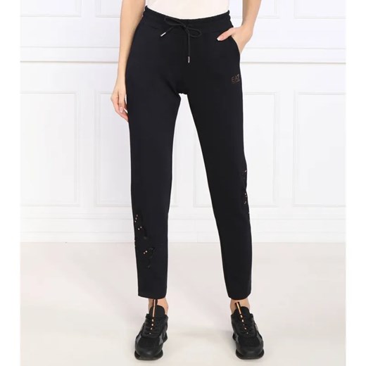 EA7 Spodnie dresowe | Regular Fit ze sklepu Gomez Fashion Store w kategorii Spodnie damskie - zdjęcie 184510448