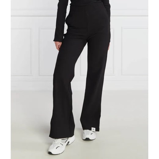 Calvin Klein Jeans Spodnie | Regular Fit ze sklepu Gomez Fashion Store w kategorii Spodnie damskie - zdjęcie 184510636