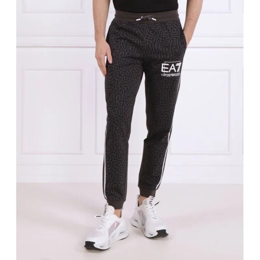 EA7 Spodnie dresowe | Regular Fit ze sklepu Gomez Fashion Store w kategorii Spodnie męskie - zdjęcie 184511558