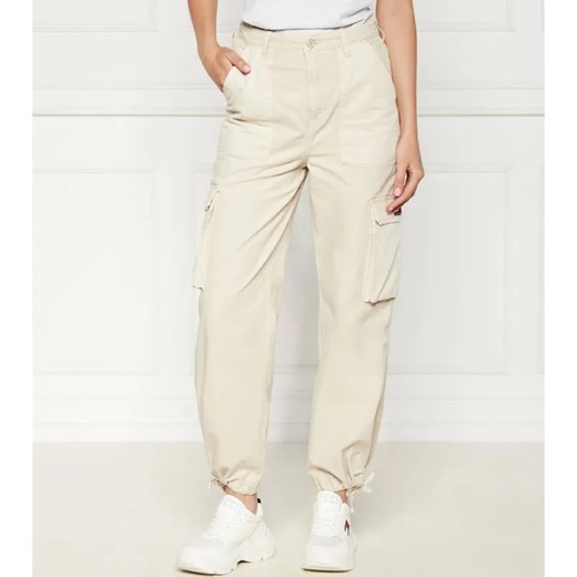 Tommy Jeans Spodnie cargo CLAIRE | flare fit ze sklepu Gomez Fashion Store w kategorii Spodnie damskie - zdjęcie 184512507