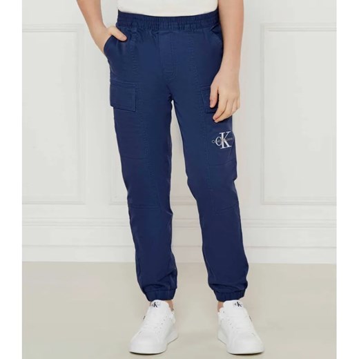 Calvin Klein Jeans Spodnie cargo Essential | Regular Fit ze sklepu Gomez Fashion Store w kategorii Spodnie chłopięce - zdjęcie 184512885