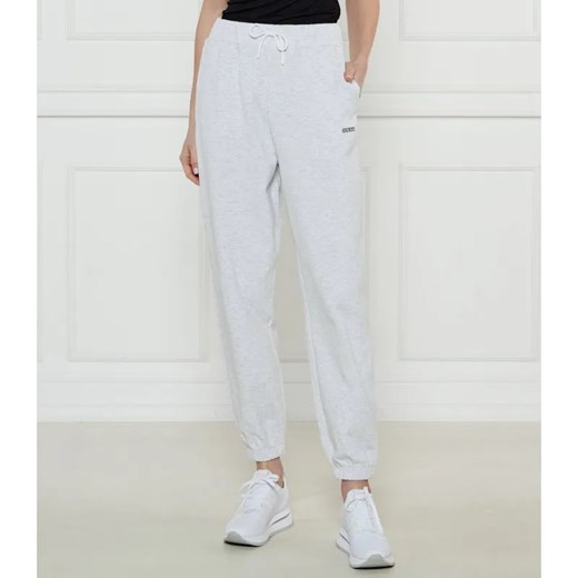 GUESS ACTIVE Spodnie dresowe NIGELLA | Regular Fit ze sklepu Gomez Fashion Store w kategorii Spodnie damskie - zdjęcie 184513279