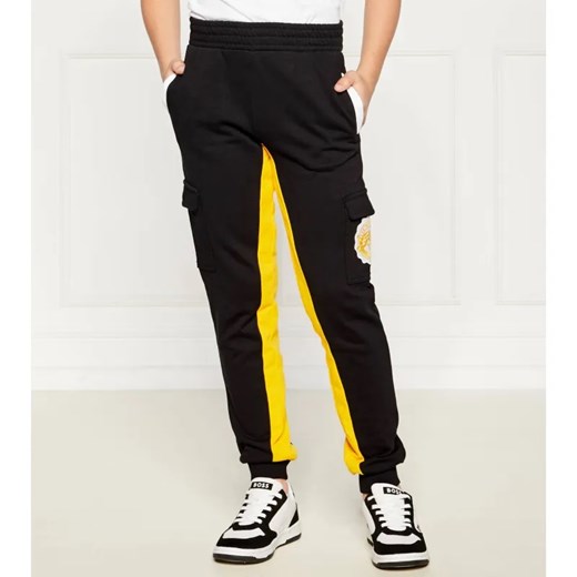 Guess Spodnie | Regular Fit ze sklepu Gomez Fashion Store w kategorii Spodnie chłopięce - zdjęcie 184513878