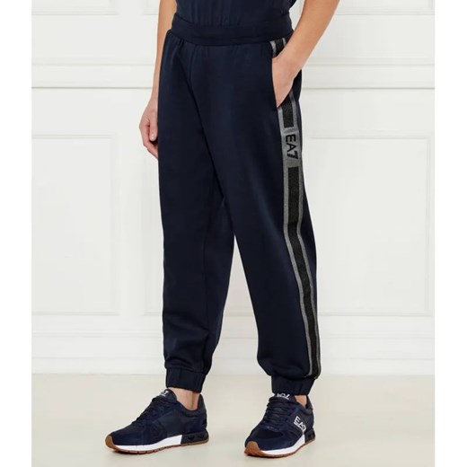 EA7 Spodnie dresowe | Modern fit ze sklepu Gomez Fashion Store w kategorii Spodnie męskie - zdjęcie 184514005