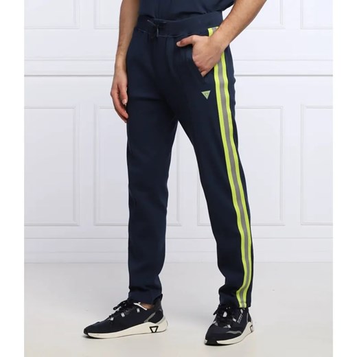 GUESS ACTIVE Spodnie dresowe RUSSELL | Regular Fit ze sklepu Gomez Fashion Store w kategorii Spodnie męskie - zdjęcie 184514137
