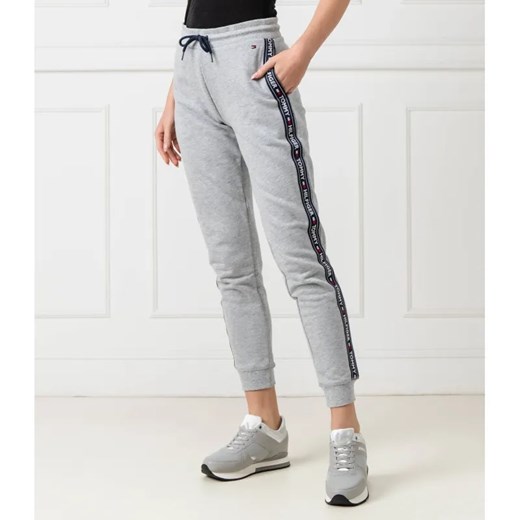 Tommy Hilfiger Spodnie dresowe Track | Regular fit ze sklepu Gomez Fashion Store w kategorii Spodnie damskie - zdjęcie 184514755