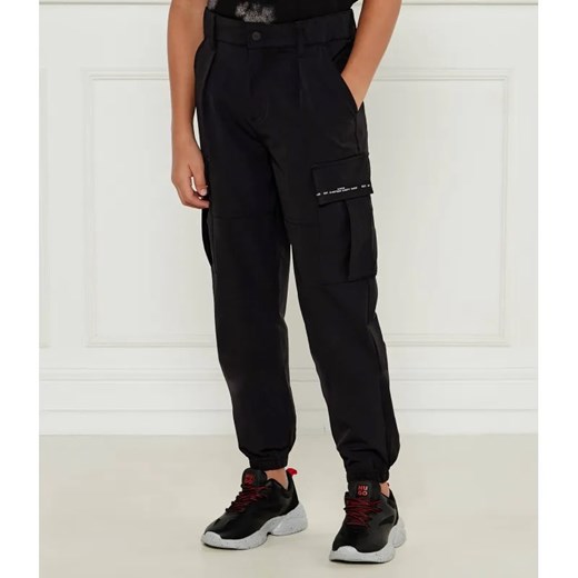 HUGO KIDS Spodnie | Loose fit ze sklepu Gomez Fashion Store w kategorii Spodnie chłopięce - zdjęcie 184515609