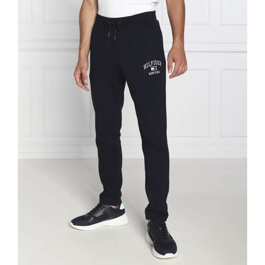 Tommy Hilfiger Spodnie dresowe | Regular Fit ze sklepu Gomez Fashion Store w kategorii Spodnie męskie - zdjęcie 184516396