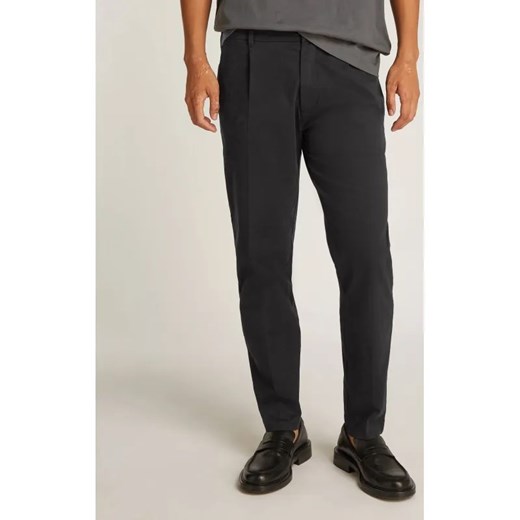 Calvin Klein Spodnie | Tapered fit ze sklepu Gomez Fashion Store w kategorii Spodnie męskie - zdjęcie 184517178