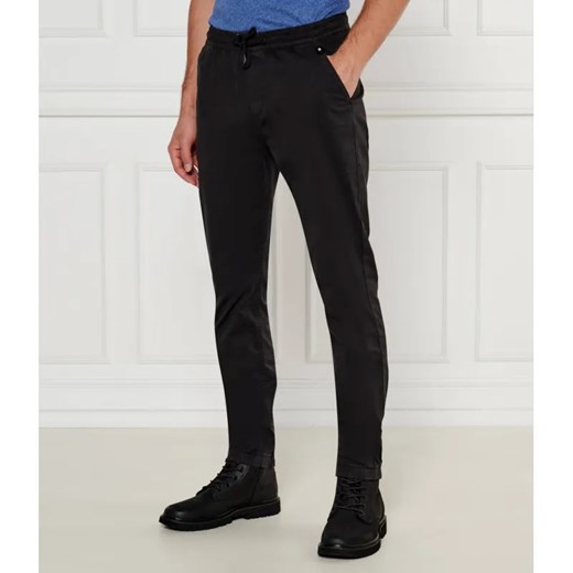 Tommy Jeans Spodnie jogger TJM AUSTIN | Slim Fit ze sklepu Gomez Fashion Store w kategorii Spodnie męskie - zdjęcie 184519596
