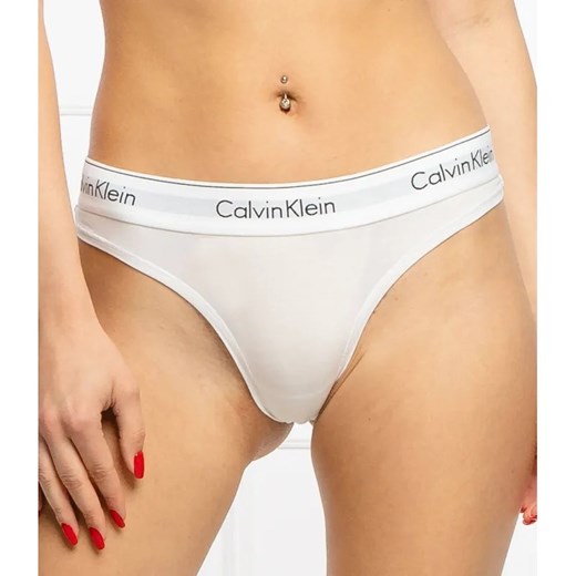Calvin Klein Underwear Stringi ze sklepu Gomez Fashion Store w kategorii Majtki damskie - zdjęcie 184521378