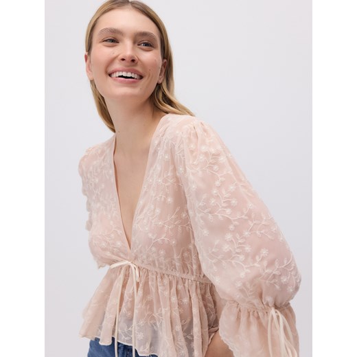 Reserved - Bluzka z ozdobnym haftowaniem - pastelowy róż Reserved M Reserved