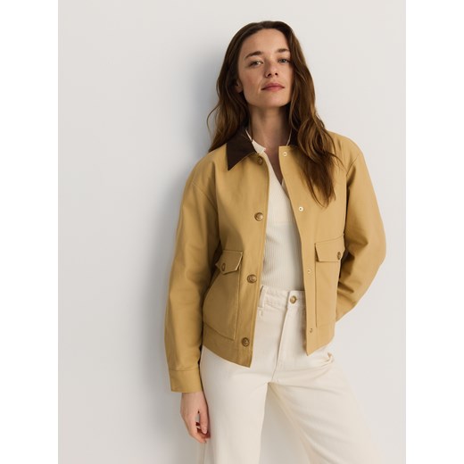 Reserved - Kurtka z kontrastowym kołnierzem - beżowy ze sklepu Reserved w kategorii Kurtki damskie - zdjęcie 184523356