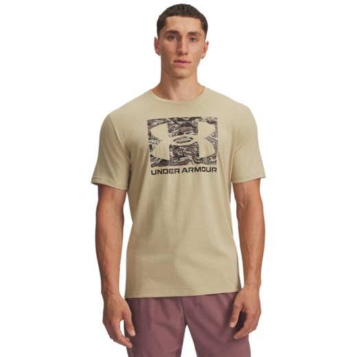 Męski t-shirt z nadrukiem Under Armour UA ABC Camo Boxed Logo SS - beżowy ze sklepu Sportstylestory.com w kategorii T-shirty męskie - zdjęcie 184525678