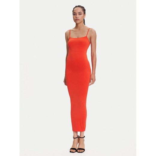 Wolford Sukienka codzienna Strap Fatal 57185 Czerwony Slim Fit ze sklepu MODIVO w kategorii Sukienki - zdjęcie 184536725