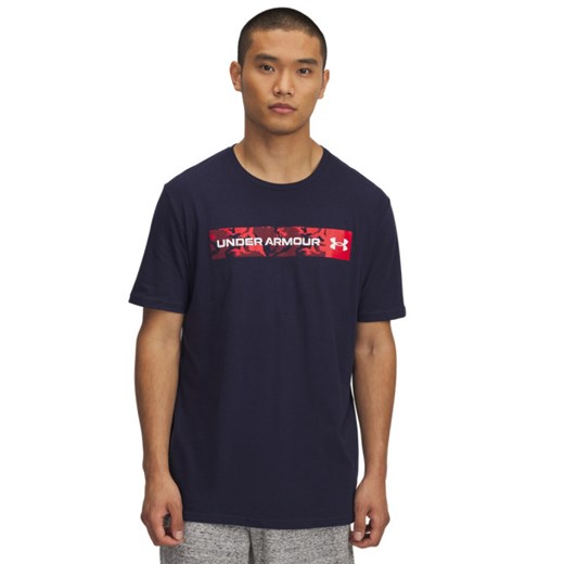 Męski t-shirt z nadrukiem Under Armour UA Camo Chest Stripe SS - granatowy ze sklepu Sportstylestory.com w kategorii T-shirty męskie - zdjęcie 184547628