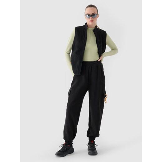 Damskie spodnie dresowe joggery 4F 4FRAW24TTROF1353 - czarne ze sklepu Sportstylestory.com w kategorii Spodnie damskie - zdjęcie 184547705