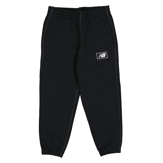 New Balance Spodnie dresowe &quot;Essentials&quot; w kolorze czarnym ze sklepu Limango Polska w kategorii Spodnie chłopięce - zdjęcie 184548767