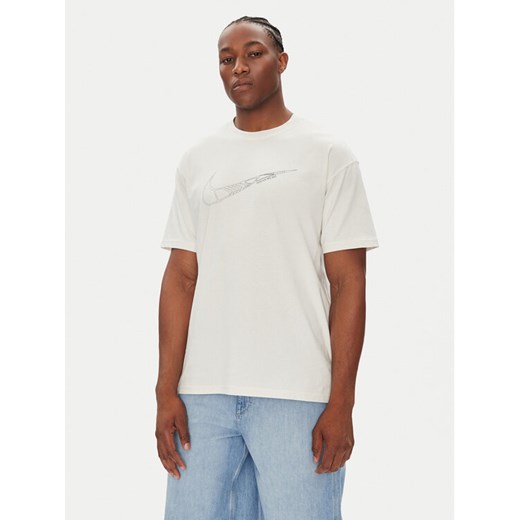 Nike T-Shirt HJ0746 Écru Regular Fit ze sklepu MODIVO w kategorii T-shirty męskie - zdjęcie 184562156