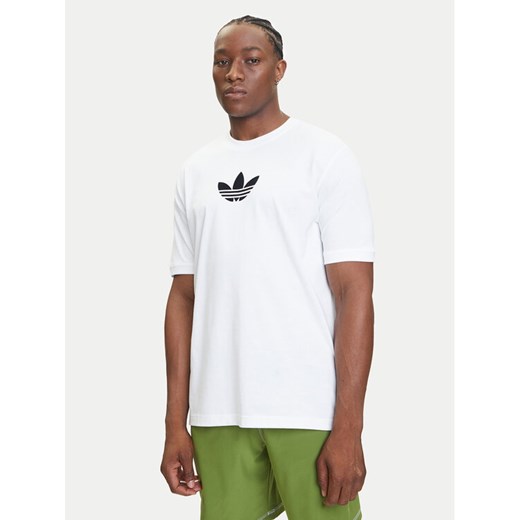 adidas T-Shirt adicolor 2000s Cali JX1515 Biały Loose Fit ze sklepu MODIVO w kategorii T-shirty męskie - zdjęcie 184562208