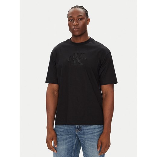 Calvin Klein Jeans T-Shirt Hero Monologo LV04RB295G Czarny Relaxed Fit ze sklepu MODIVO w kategorii T-shirty męskie - zdjęcie 184568005