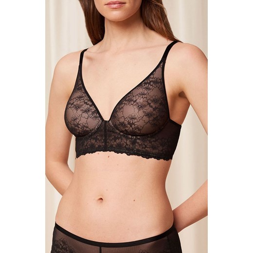 Triumph biustonosz usztywniany czarny Bright Spotlight 10216463, Kolor czarny, Rozmiar 80B, Triumph ze sklepu Primodo w kategorii Biustonosze - zdjęcie 184569509