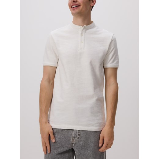 Reserved - Koszulka polo regular ze stójką - złamana biel ze sklepu Reserved w kategorii T-shirty męskie - zdjęcie 184573627