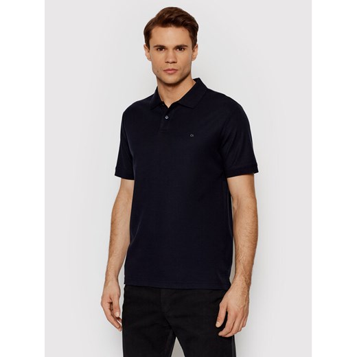 Calvin Klein Polo Refined Pique Chest K10K102964 Granatowy Regular Fit ze sklepu MODIVO w kategorii T-shirty męskie - zdjęcie 184580129