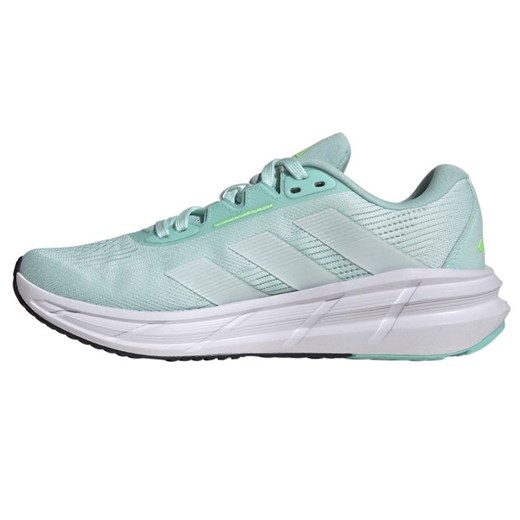 Buty do biegania adidas Questar 3 W JQ5068 zielone ze sklepu ButyModne.pl w kategorii Buty sportowe damskie - zdjęcie 184585128
