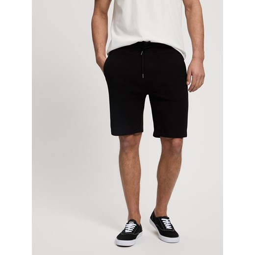 Cross Jeans Szorty w kolorze czarnym ze sklepu Limango Polska w kategorii Spodenki męskie - zdjęcie 184586155