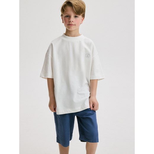 Reserved - T-shirt oversize z haftem - złamana biel ze sklepu Reserved w kategorii T-shirty chłopięce - zdjęcie 184599019