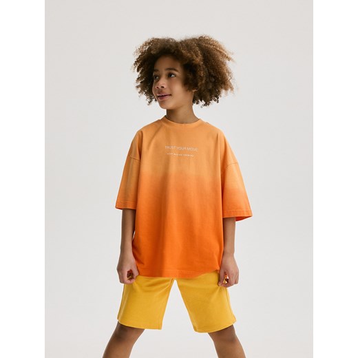 Reserved - Bawełniany t-shirt oversize - jasnopomarańczowy ze sklepu Reserved w kategorii T-shirty chłopięce - zdjęcie 184599036
