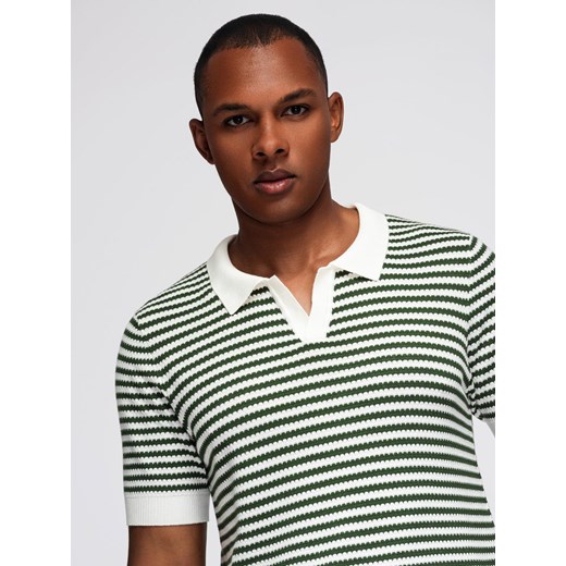 Dzianinowa męska koszulka polo bez guzików w marynarskie paski – biało-oliwkowa V3 OM-POSS-0161 ze sklepu ombre w kategorii T-shirty męskie - zdjęcie 184602176