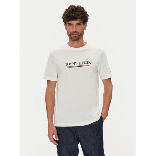 Tommy Hilfiger T-Shirt Brand Love MW0MW40324 Biały Regular Fit ze sklepu MODIVO w kategorii T-shirty męskie - zdjęcie 184605107