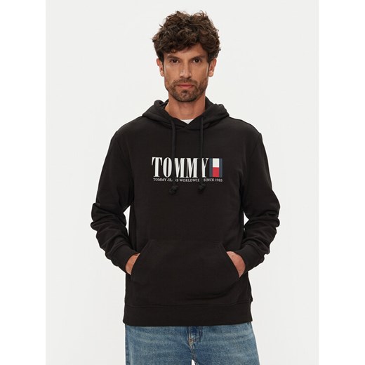 Tommy Jeans Bluza Dna Graphic DM0DM22144 Czarny Regular Fit ze sklepu MODIVO w kategorii Bluzy męskie - zdjęcie 184605139