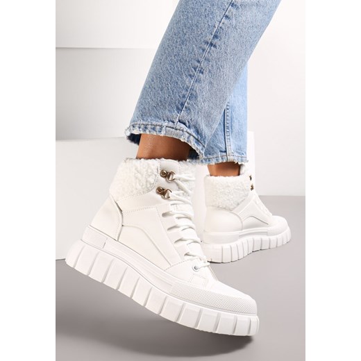 Białe Botki na Platformie z Futerkiem Dorcva ze sklepu born2be.pl w kategorii Workery damskie - zdjęcie 184606526