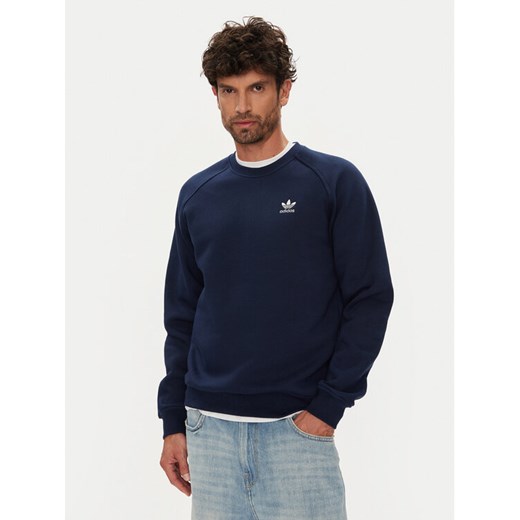 adidas Bluza Trefoil Essentials IY4935 Granatowy Regular Fit ze sklepu MODIVO w kategorii Bluzy męskie - zdjęcie 184608267