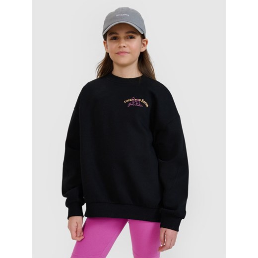 Dziewczęca bluza dresowa bez kaptura 4F 4FJRSS25TSWSF2286 - czarna ze sklepu Sportstylestory.com w kategorii Bluzy dziewczęce - zdjęcie 184611027