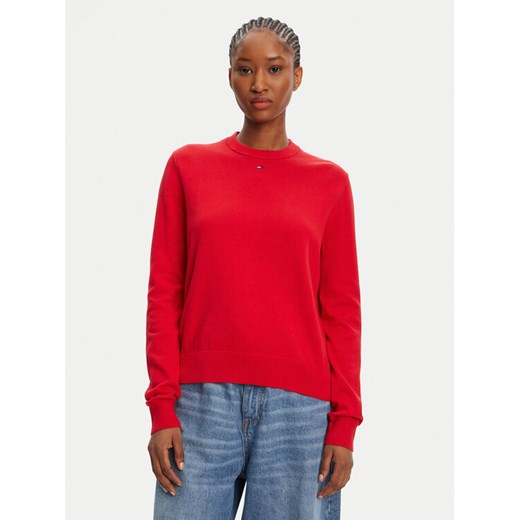 Tommy Jeans Sweter Essential DW0DW20159 Czerwony Regular Fit ze sklepu MODIVO w kategorii Swetry damskie - zdjęcie 184632635