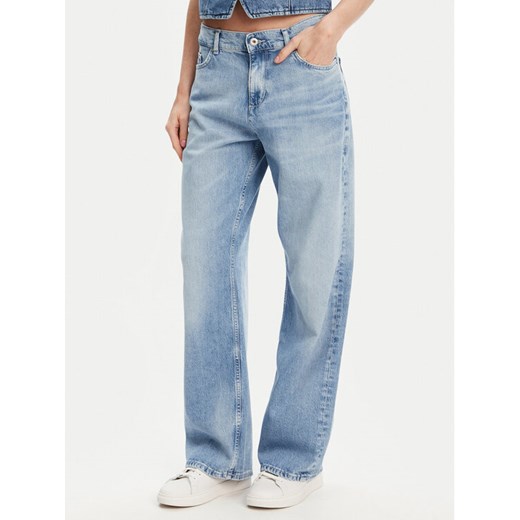 Mustang Jeansy Madison 1016211 Błękitny Wide Fit ze sklepu MODIVO w kategorii Jeansy damskie - zdjęcie 184635175