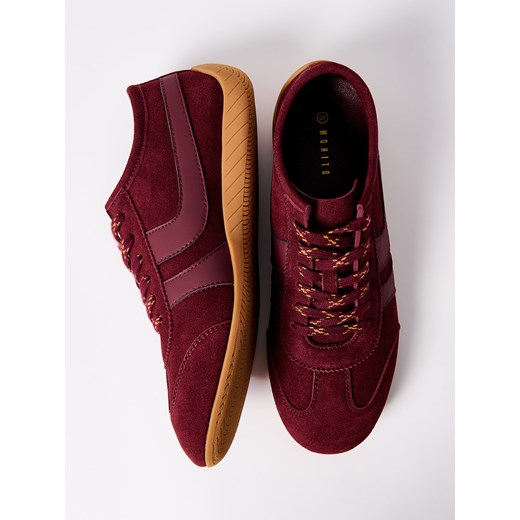 Mohito - Skórzane bordowe sneakersy - kasztanowy ze sklepu Mohito w kategorii Buty sportowe damskie - zdjęcie 184674009