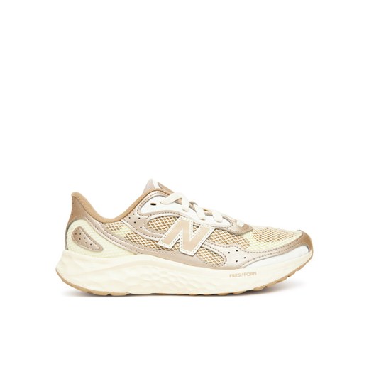 New Balance Buty do biegania Arishi WARISTG4 Beżowy ze sklepu MODIVO w kategorii Buty sportowe damskie - zdjęcie 184681937