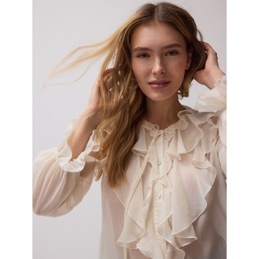 Reserved - Koszula z efektownymi falbanami - złamana biel ze sklepu Reserved w kategorii Bluzki damskie - zdjęcie 184693359